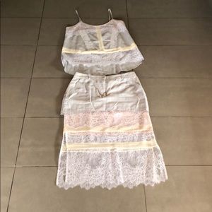 Tank top skirt lace Bcbg blue nude set